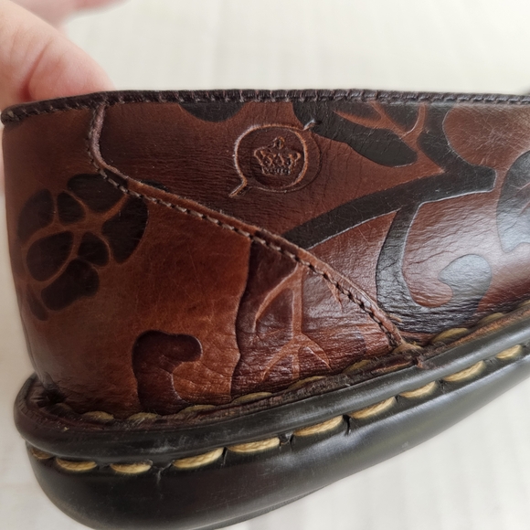 Born Brown Leather Flats Size 7.5 Tooled Embossed Floral Slip On Cushion Insoles - Picture 7 of 14